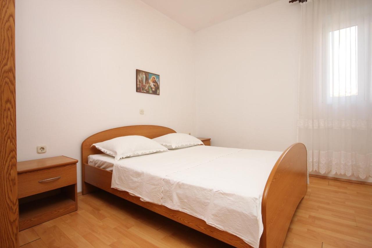 Apartments By The Sea Kustici, Pag - 6355 Bagian luar foto