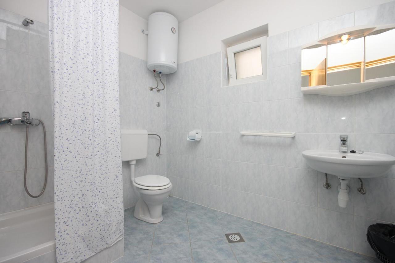 Apartments By The Sea Kustici, Pag - 6355 Bagian luar foto