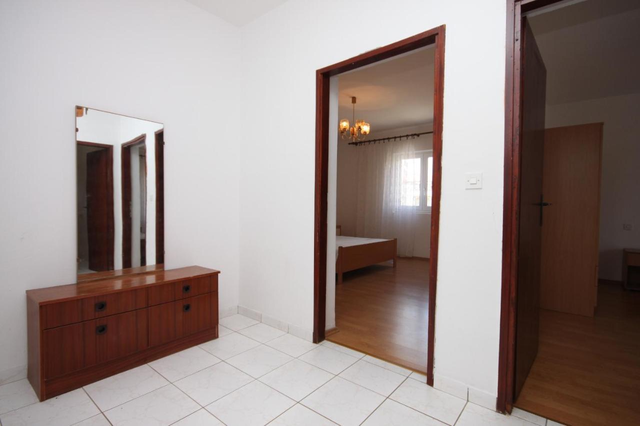 Apartments By The Sea Kustici, Pag - 6355 Bagian luar foto