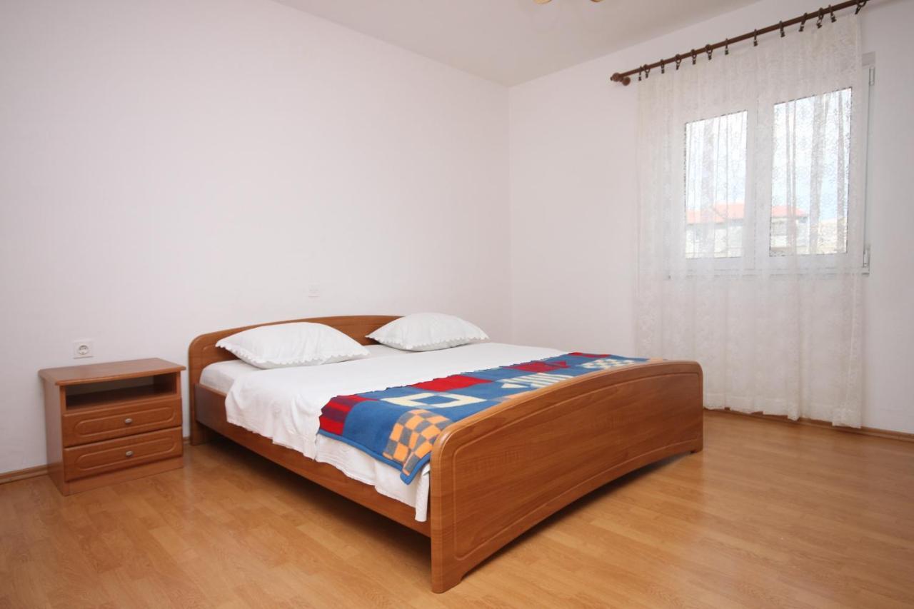 Apartments By The Sea Kustici, Pag - 6355 Bagian luar foto